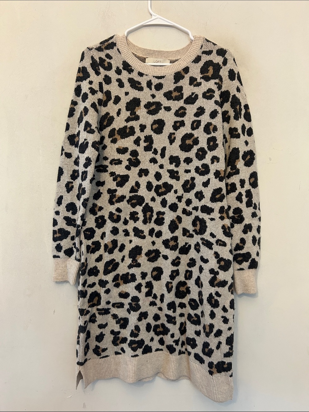 LOFT Leopard-Print long sleeve sweater Dress Size M EUC